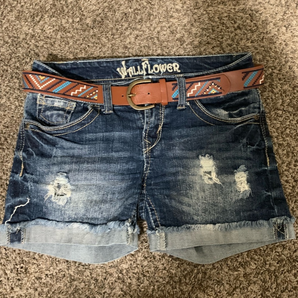 Wallflower jean shorts with belt